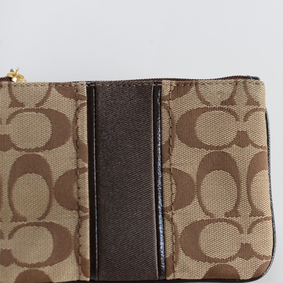 NEVER USED with tags Coach wristlet - Picture 5 of 7